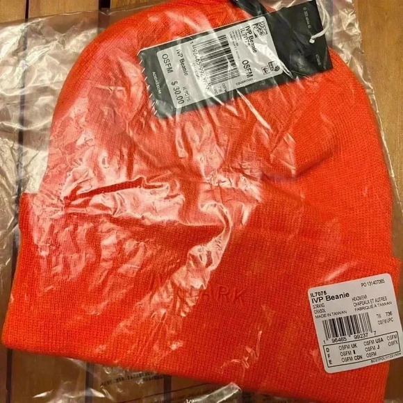 NWT Adidas x Ivy Park Trail Beanie Orange - Picture 3 of 3